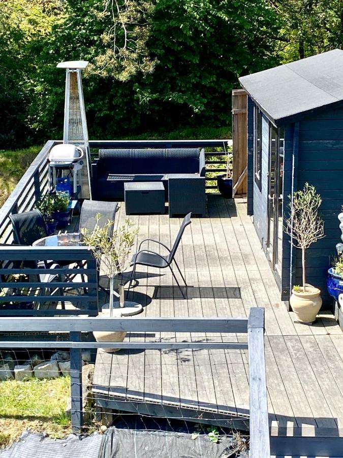 One Of The Best Properties In Lyme! Breathtaking Views Across The Whole Bay. 3 Stories With 2 Tier Veranda Around The Property. Sleeps 6 Lyme Regis Kültér fotó