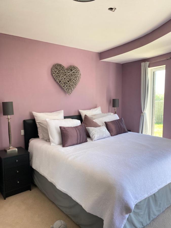 One Of The Best Properties In Lyme! Breathtaking Views Across The Whole Bay. 3 Stories With 2 Tier Veranda Around The Property. Sleeps 6 Lyme Regis Kültér fotó