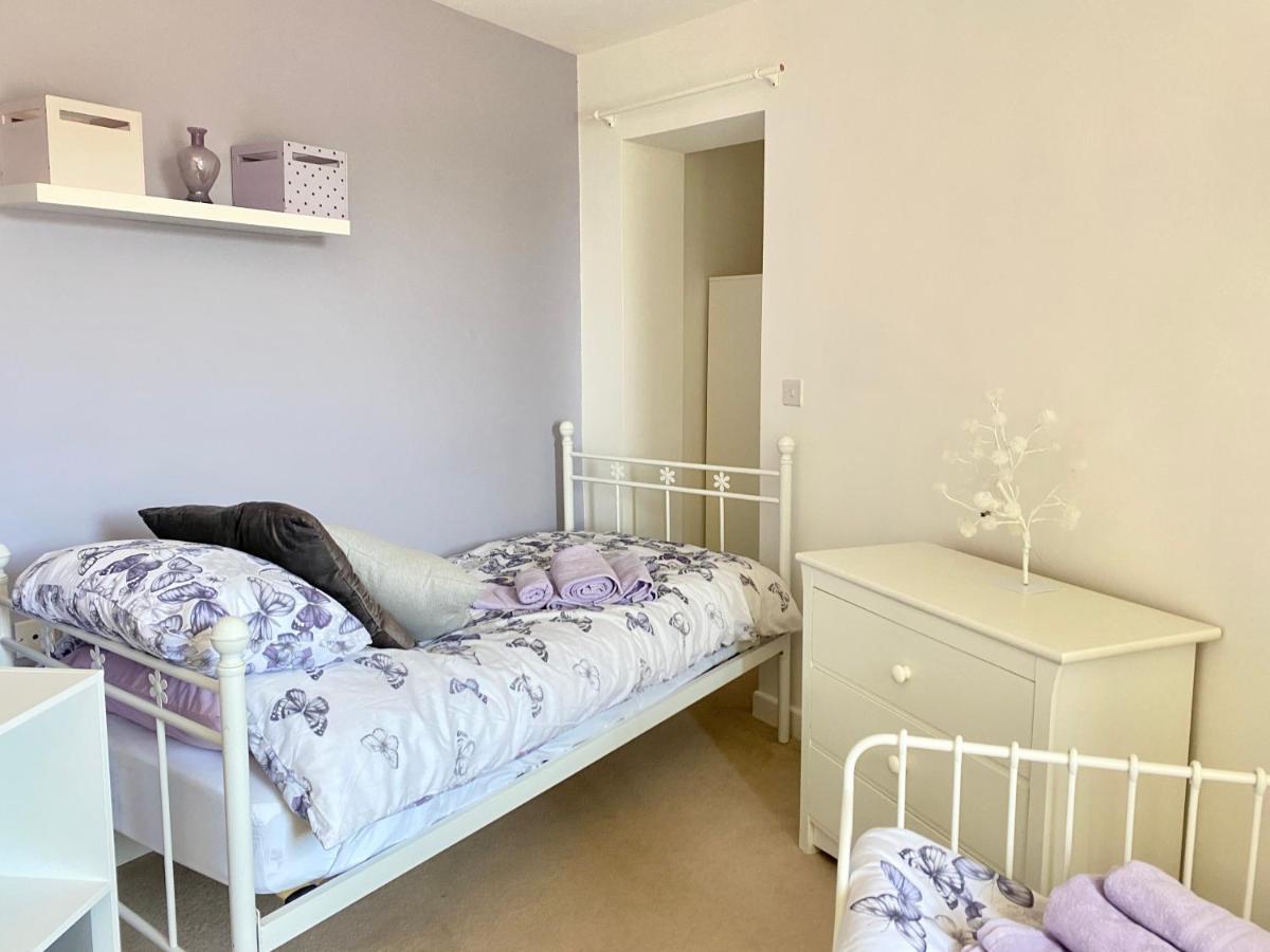 One Of The Best Properties In Lyme! Breathtaking Views Across The Whole Bay. 3 Stories With 2 Tier Veranda Around The Property. Sleeps 6 Lyme Regis Kültér fotó