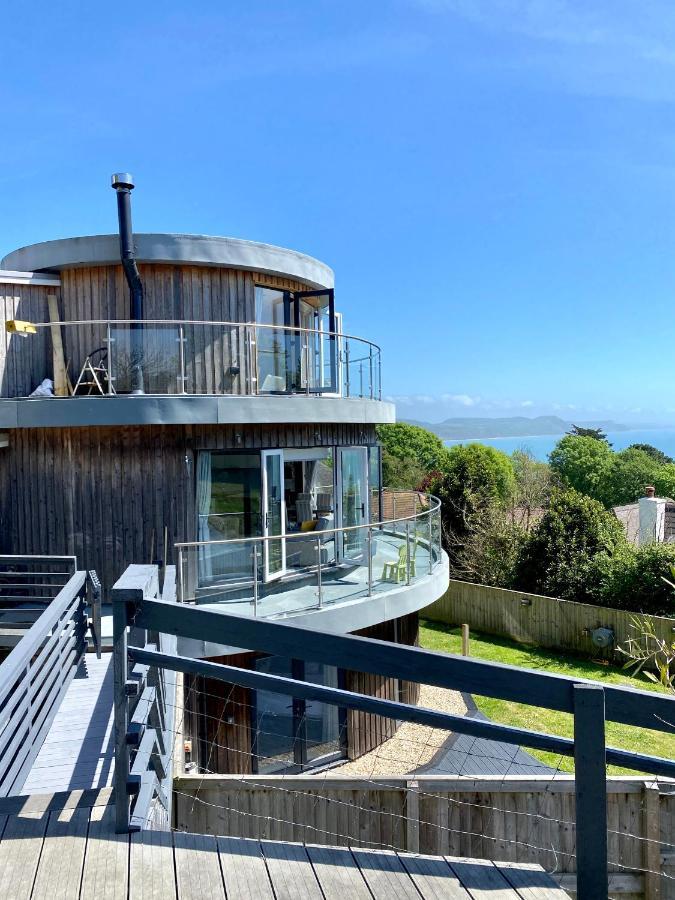 One Of The Best Properties In Lyme! Breathtaking Views Across The Whole Bay. 3 Stories With 2 Tier Veranda Around The Property. Sleeps 6 Lyme Regis Kültér fotó