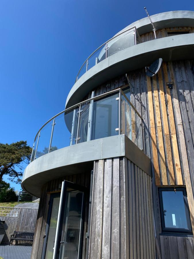 One Of The Best Properties In Lyme! Breathtaking Views Across The Whole Bay. 3 Stories With 2 Tier Veranda Around The Property. Sleeps 6 Lyme Regis Kültér fotó